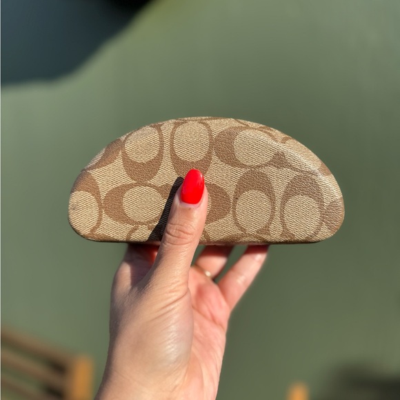 Coach sunglasses case - Picture 3 of 6